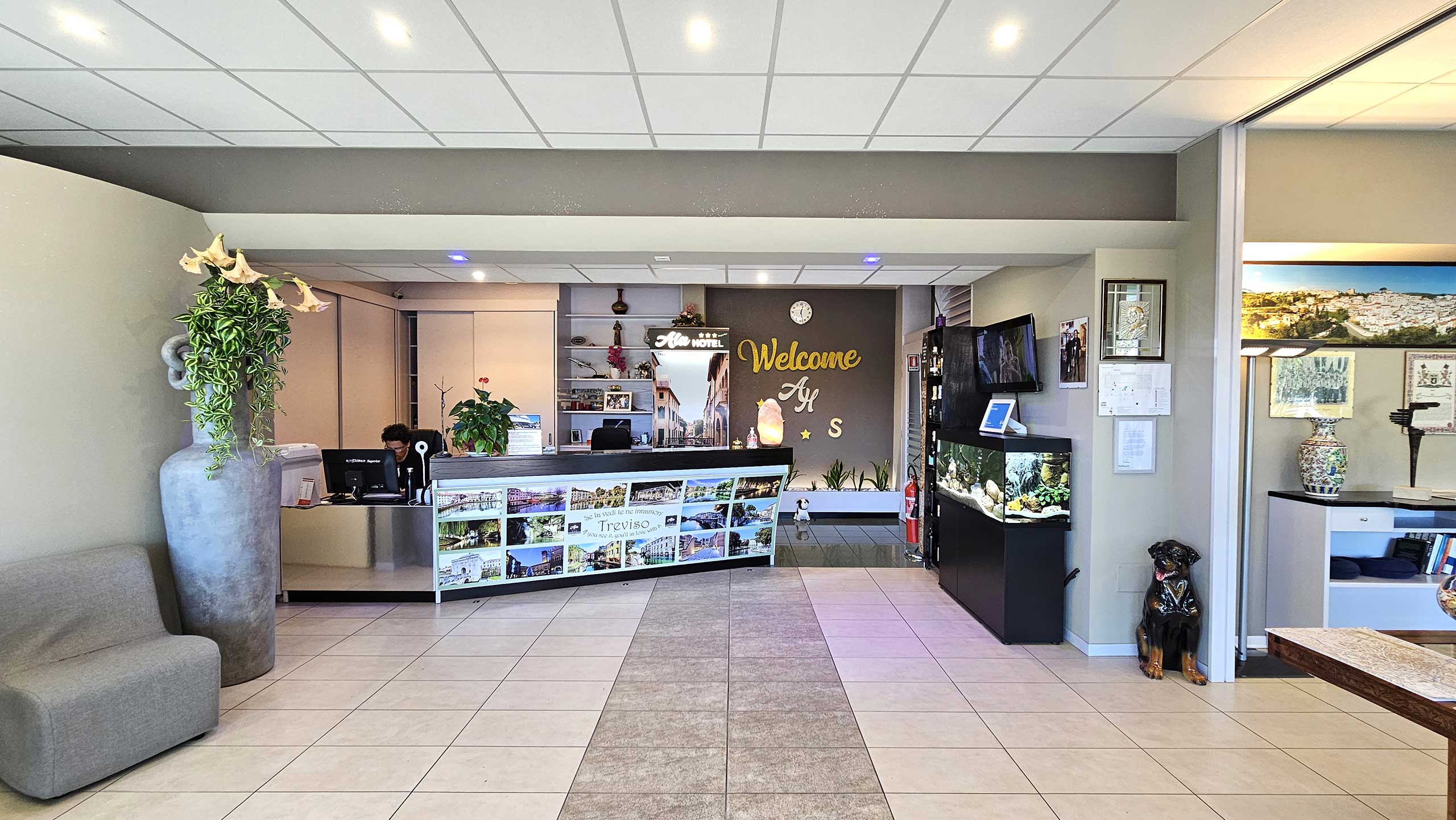 Reception-Hotel-Ala-Treviso-03